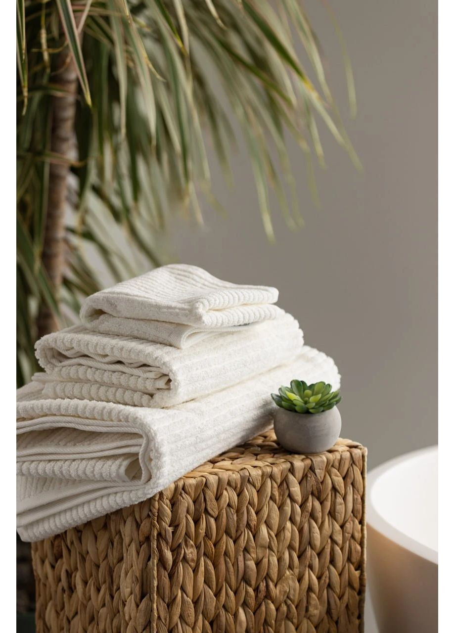 Полотенце Magma, 90×150 см HYGG полоска молочный