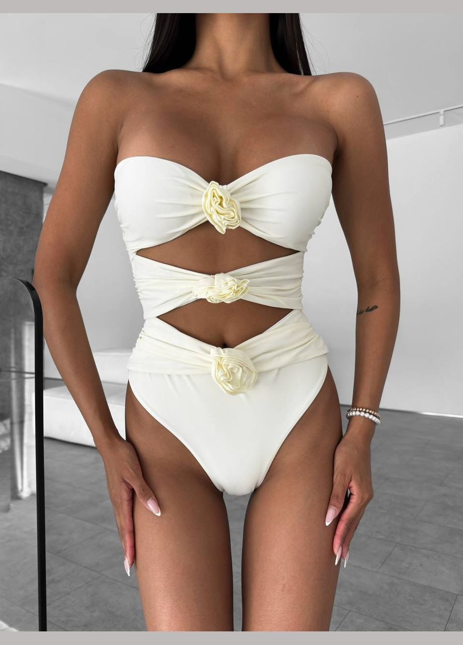 Молочний цільний жіночий купальник з формованим верхом бандо Simply sexy
