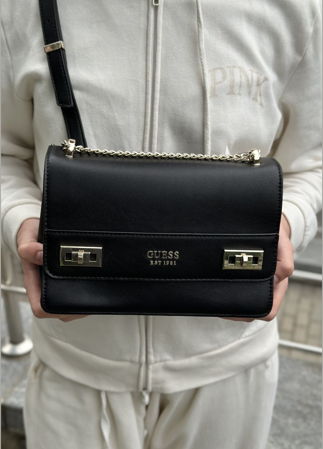 Женская сумка Guess кросс-боди черная No Brand (295574230)