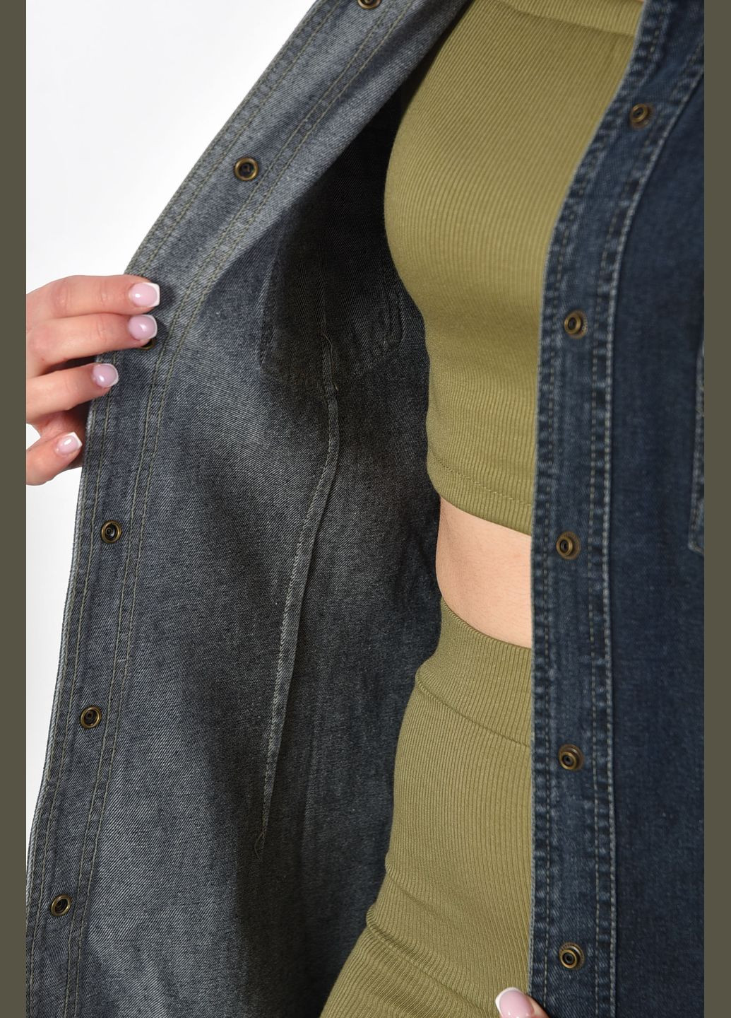 Сорочка жіноча батальна джинсова темно-синього кольору Let's Shop (293337702)