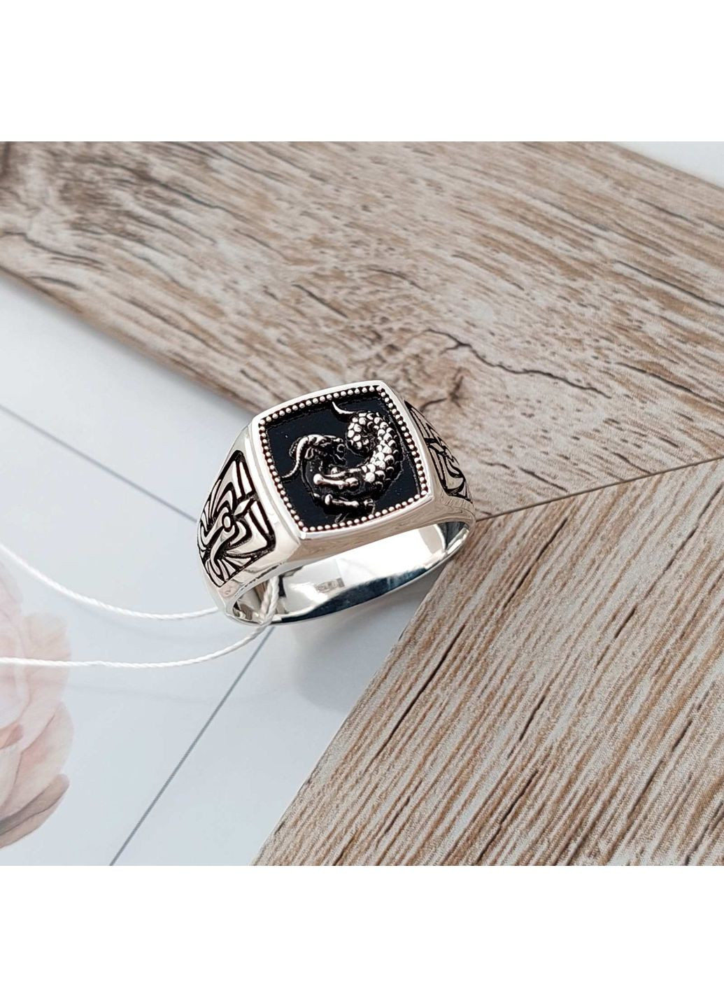 Печать серебряный мужской квадрат с черной эмалью знак зодиака Козерог 520-3Козерог, размер No Brand (358501332)