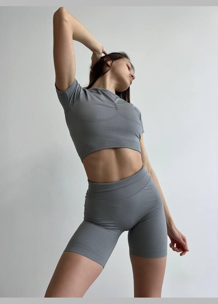 Костюм «новый» 2 в 1 (топ и шорты) с пуш-ап эффектом светло-серого цвета, размер S Trends (330757021)