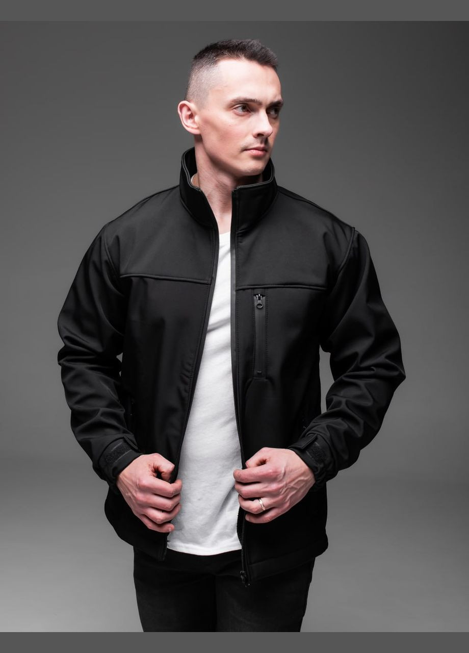 Черная демисезонная куртка на флисе softshell водоотталкивающий плотный материал No Brand