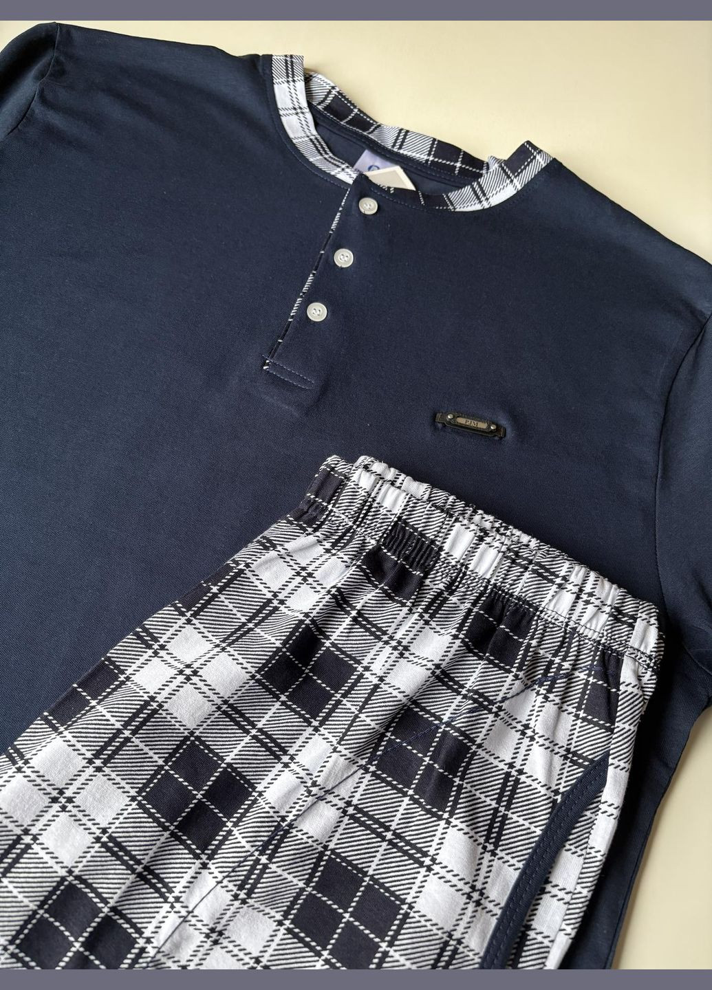 Чоловіча бавовняна піжама "Cameron" футболка та штани в клітину, темно-синій Pijamoni (352769895)