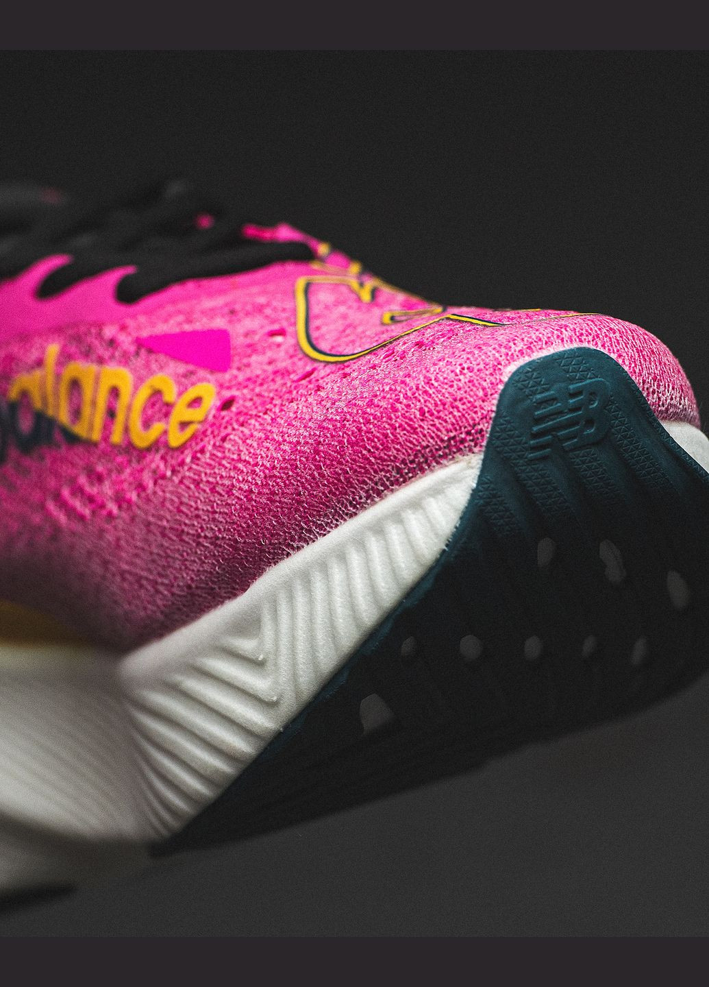 Кроссовки женские New Balance Fuel Cell RC Elite pink | Нью Беланс Фуэл Сэлл розовые No Brand розовые демисезоны (315683548)