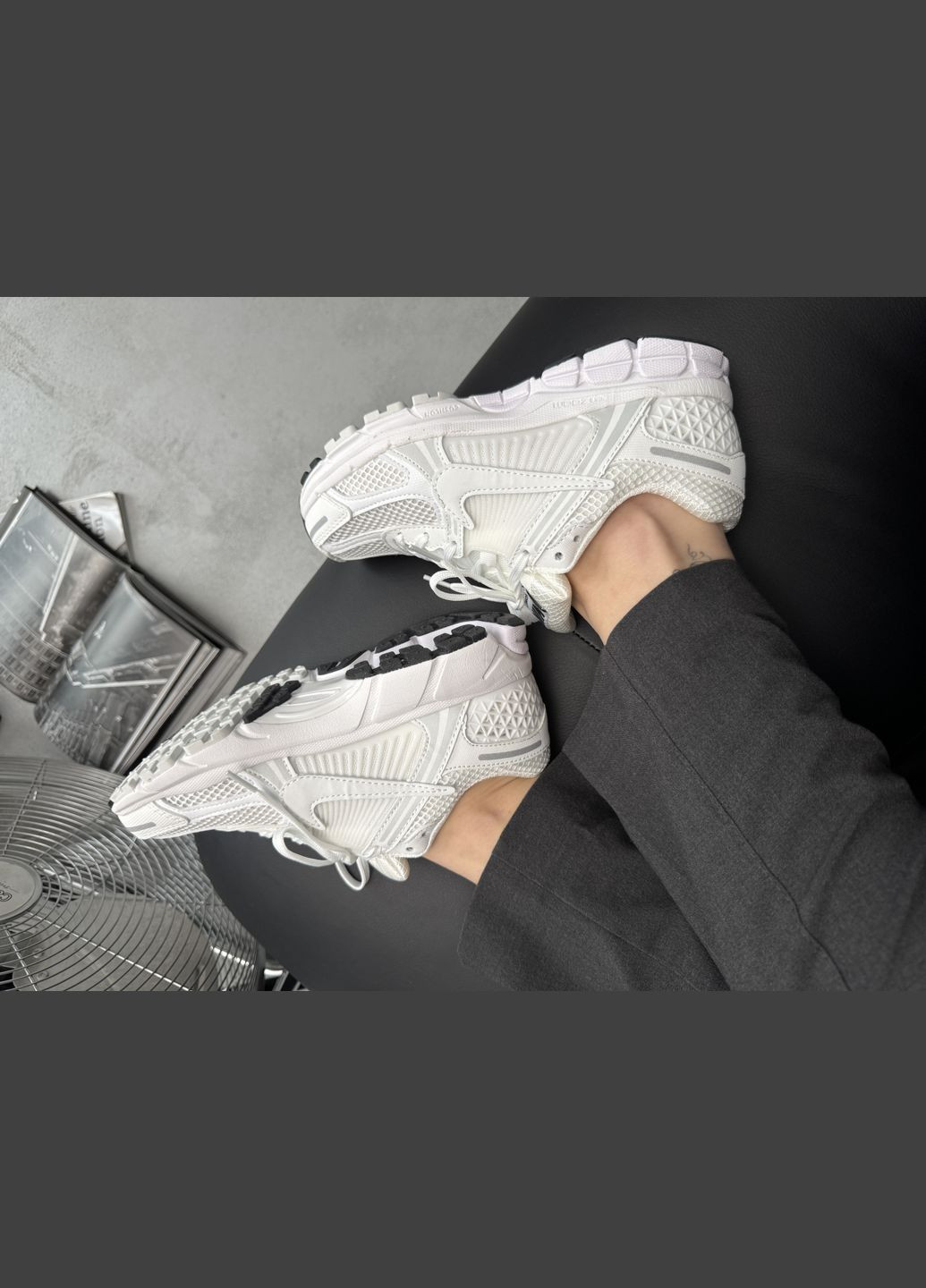 Кросівки жіночі і чоловічі Nike Zoom Vomero 5 White | Найк Зум Вомеро 5 білі No Brand білі демісезони (338793299)