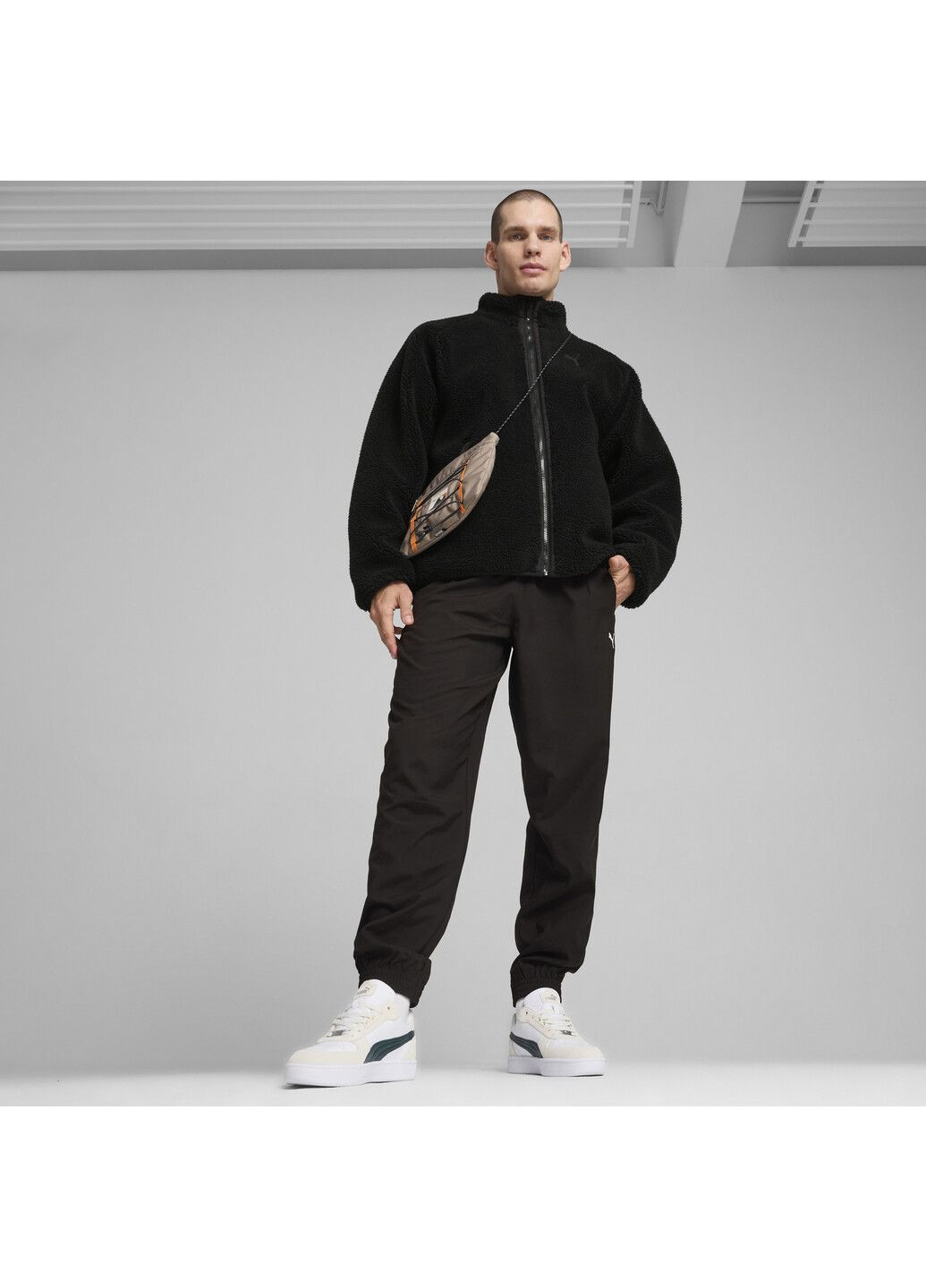 Черная демисезонная куртка reversible sherpa jacket men Puma