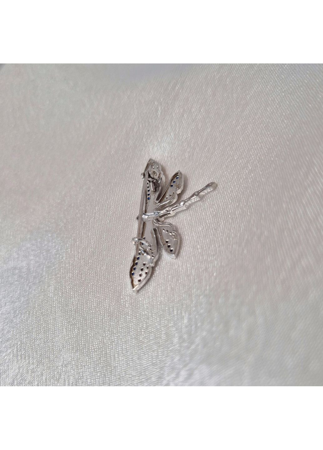 Серебряная Брошка Стрекоза с Разноцветными камнями серебро 925 пробы Родированное золото 375 048стр Nobrand (370438606)