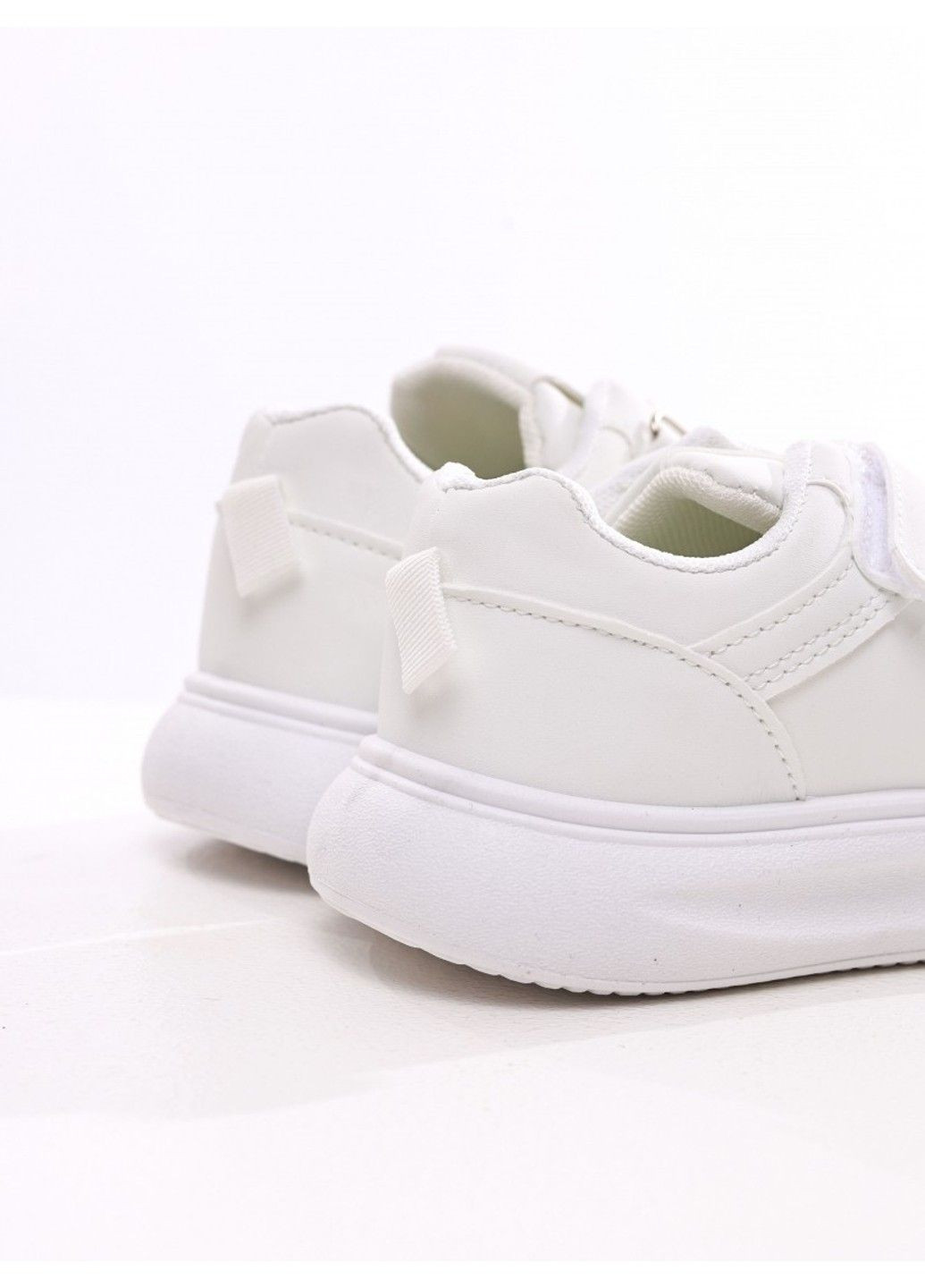 Білі кросівки для дівчинки AMMY