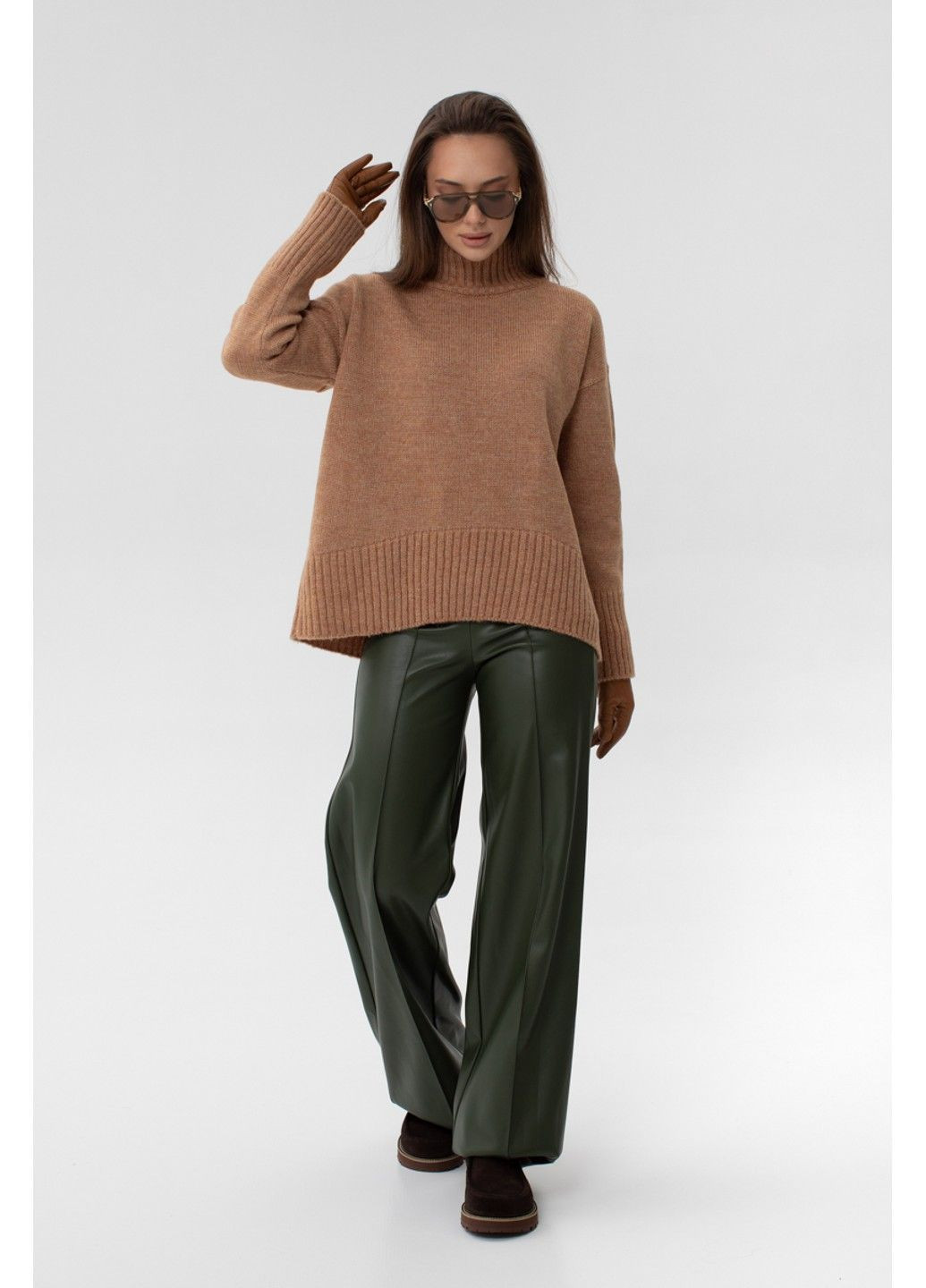 Песочный демисезонный свитер s1025 Sewel