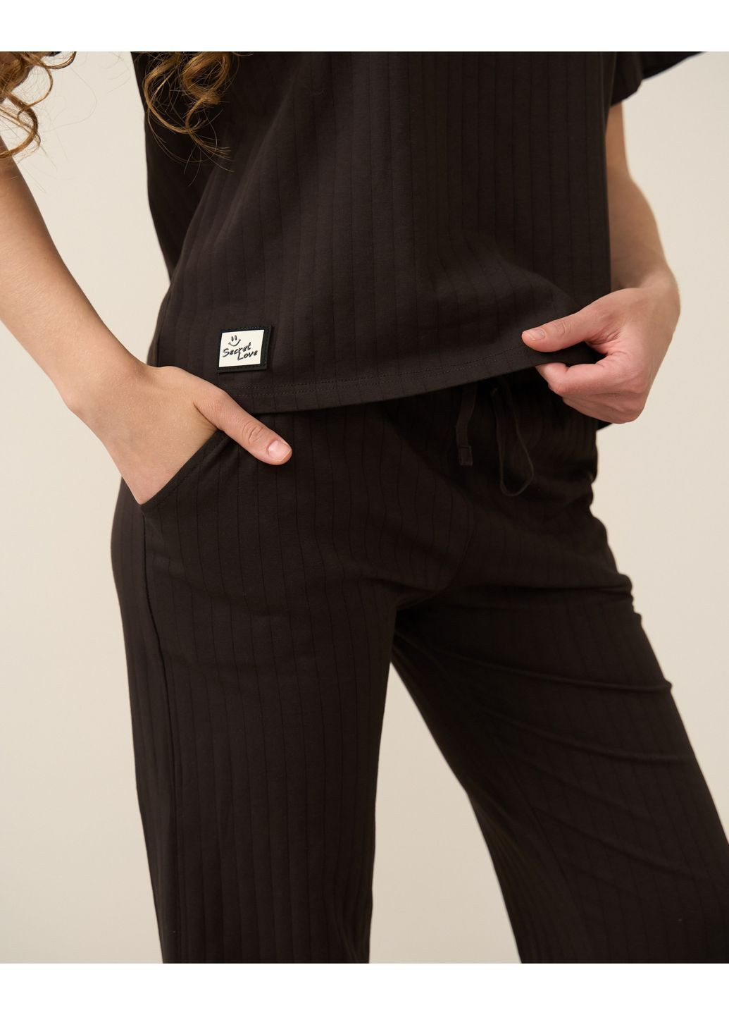 Коричнева всесезон піжама жіноча футболка та штани в рубчик однотонна розмір s, m, l, xl футболка + штани Nicoletta