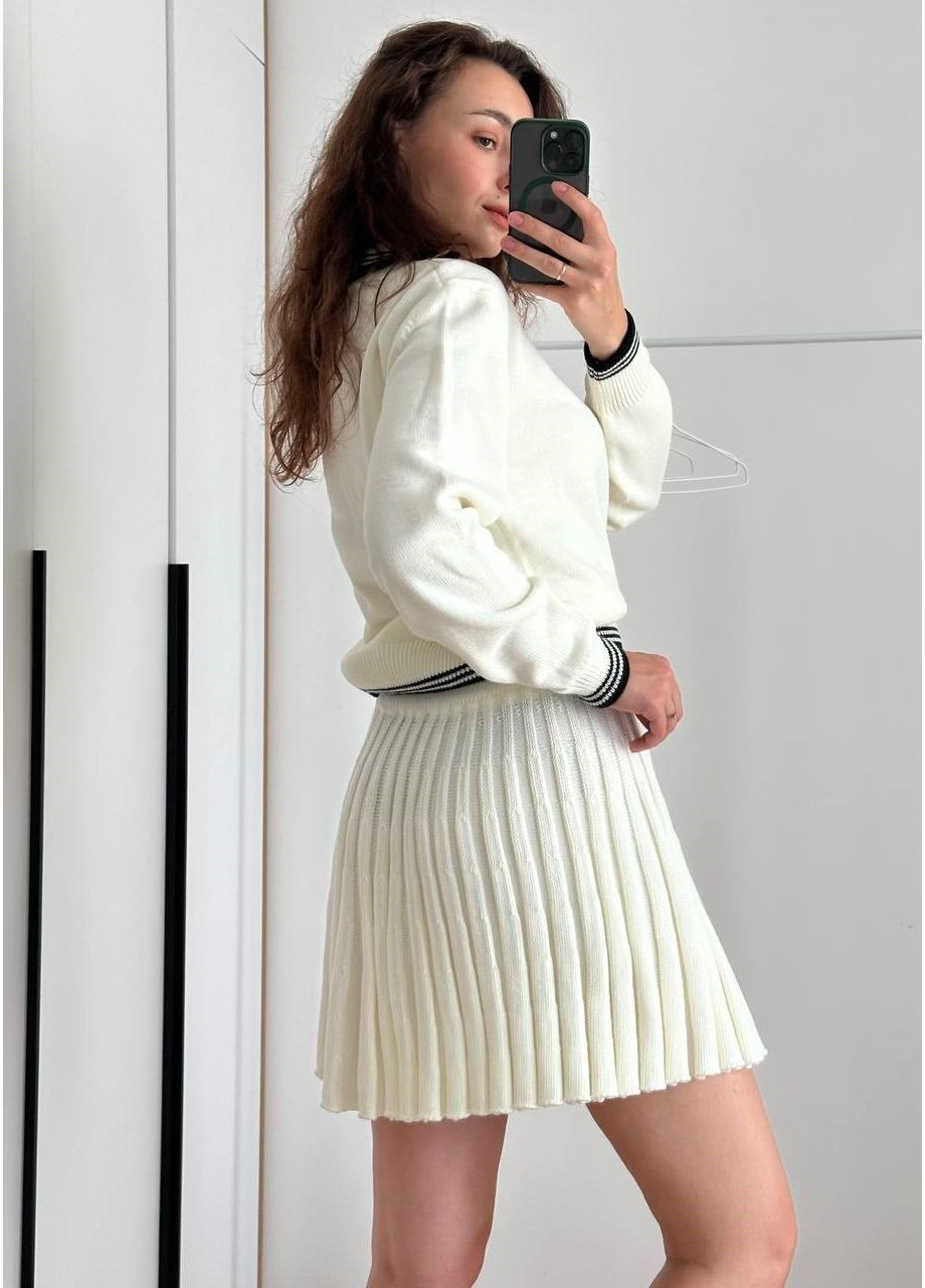 Костюм со свитером поло а юбкой плиссе, молочный No Brand Вʼязаний костюм (365750934)