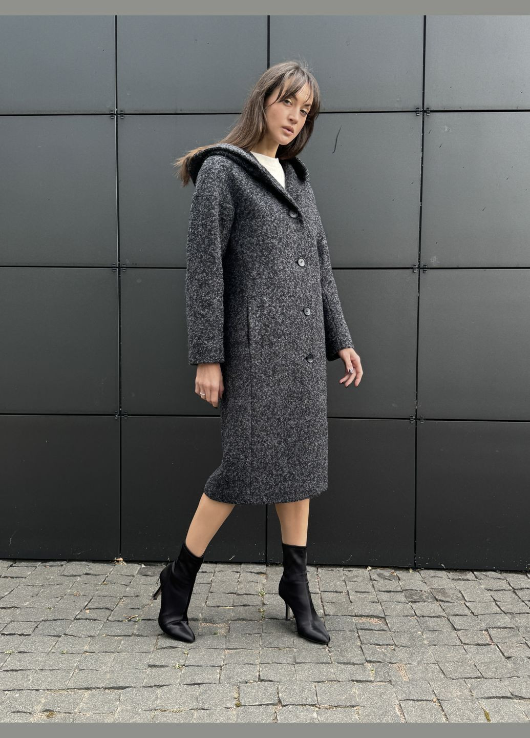 Темно-сіре Утеплене вовняне пальто з чорно-сірої букльованої тканини 4454 Cat Orange