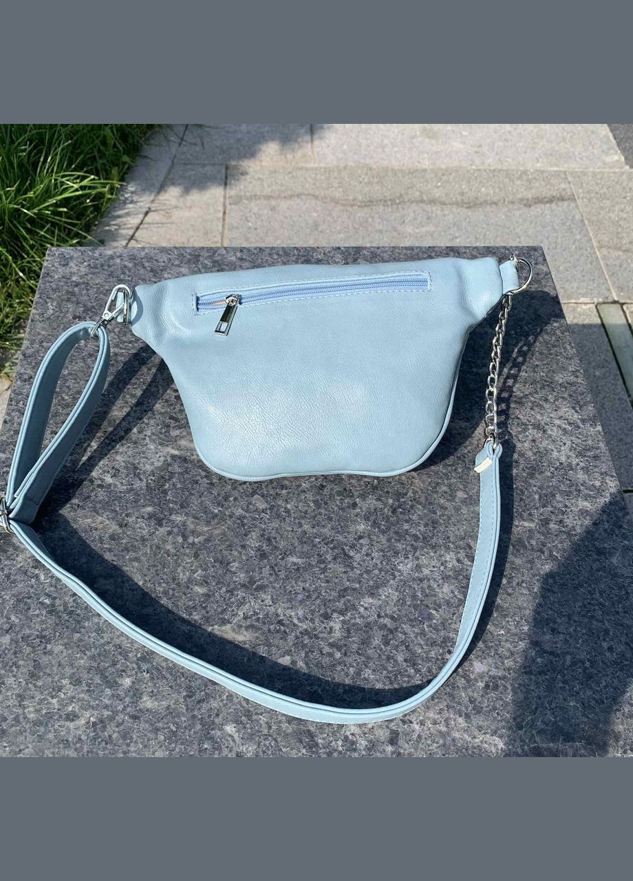 Модна жіноча сумочка бананка на груди бузкова Блакитний No Brand (335053679)