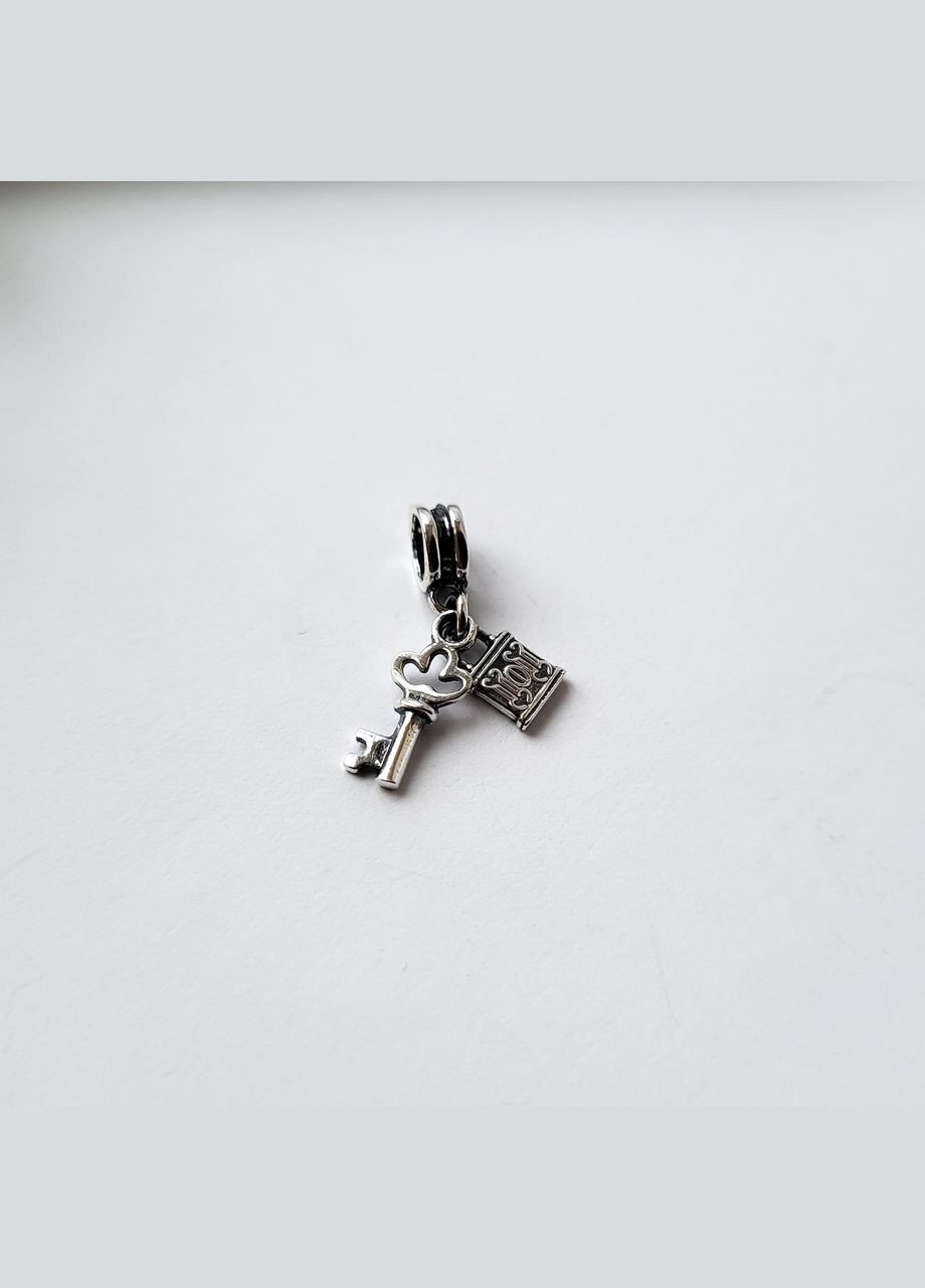 Срібний шарм підвіска без Каміння Ключ та Замок срібло 925 проби Чорнене 822ч 1.80г No Brand (306743454)