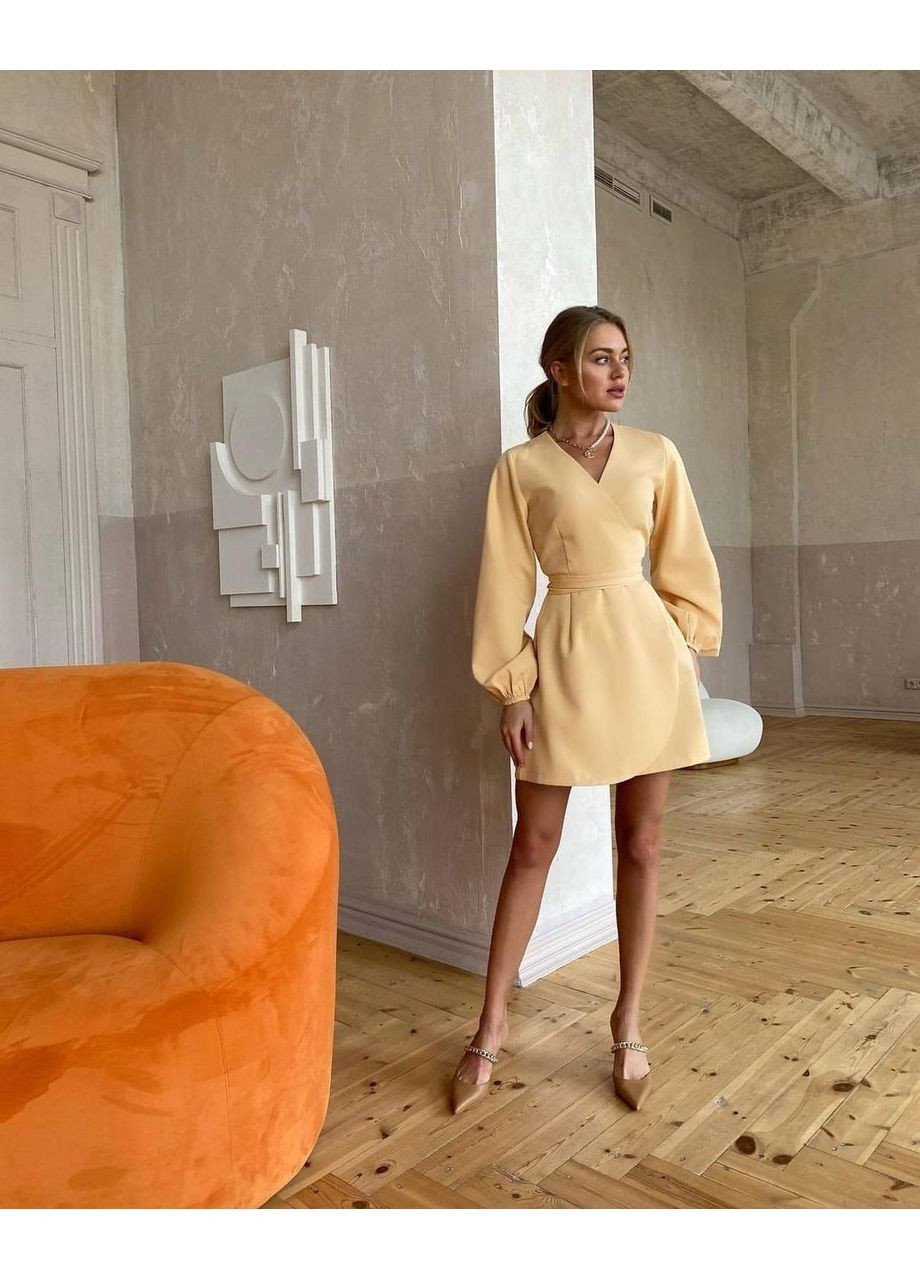 Жовтий вечірня приталена сукня на запах довжини міні на запах MonCher