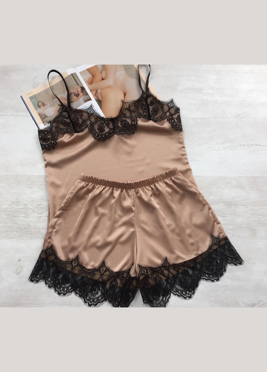 Бежевая пижама женская шелковая бежевая Modashoping