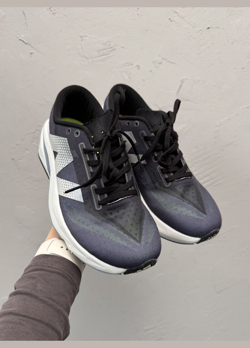 Синій Осінні кросівки чоловічі new balance fuelcell rebel v4 graphite grey white | нью беланс фьюлцел ребел сині No Brand