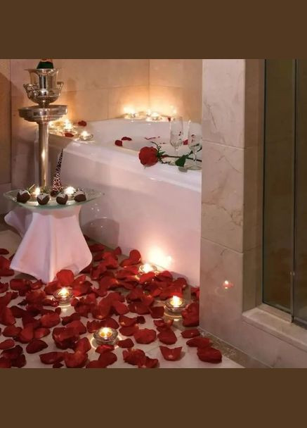 Декоративні пелюстки троянди ТемноЧервоні 5000 шт (М2370165) No Brand (302746919)