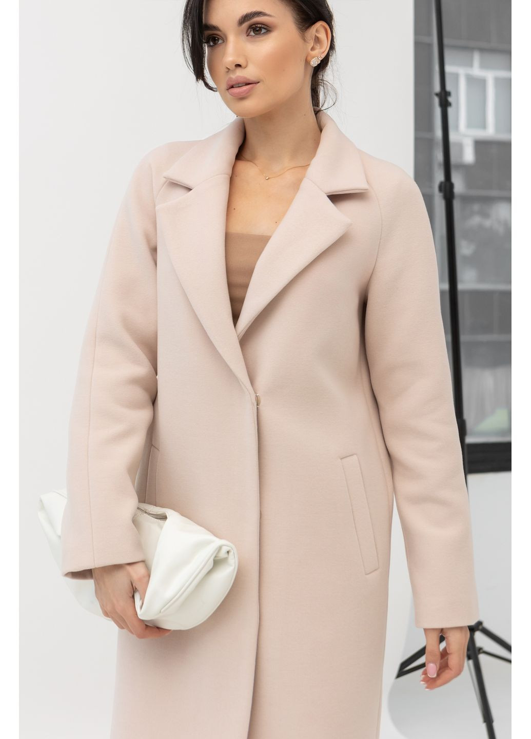 Молочне демісезонне Пальто демісезонне C69 двобортне CHICLY