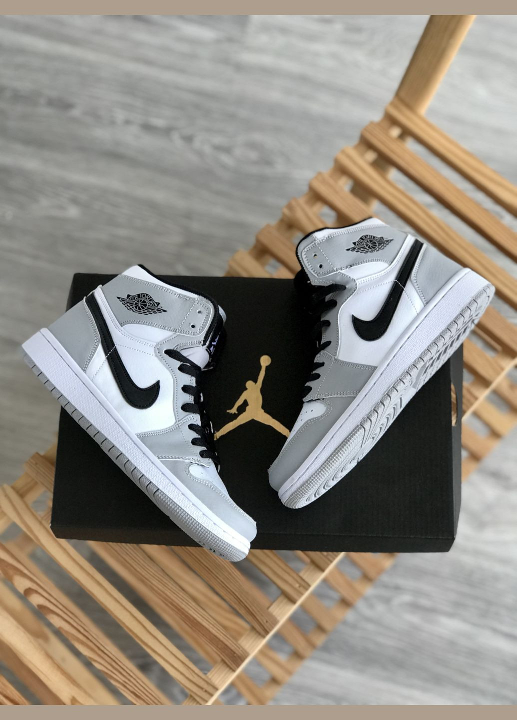 Серые всесезонные кроссовки мужские и женские nike jordan 1 retro smoke grey | найк аир джордан 1 ретро смоук серые No Brand