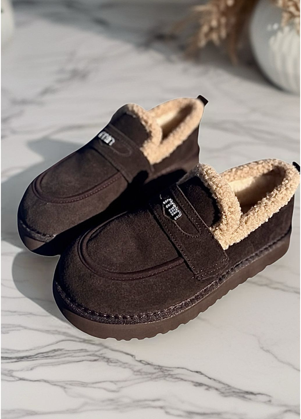 Зимние женские угги лоферы шоколадного цвета. No Brand (370269058)