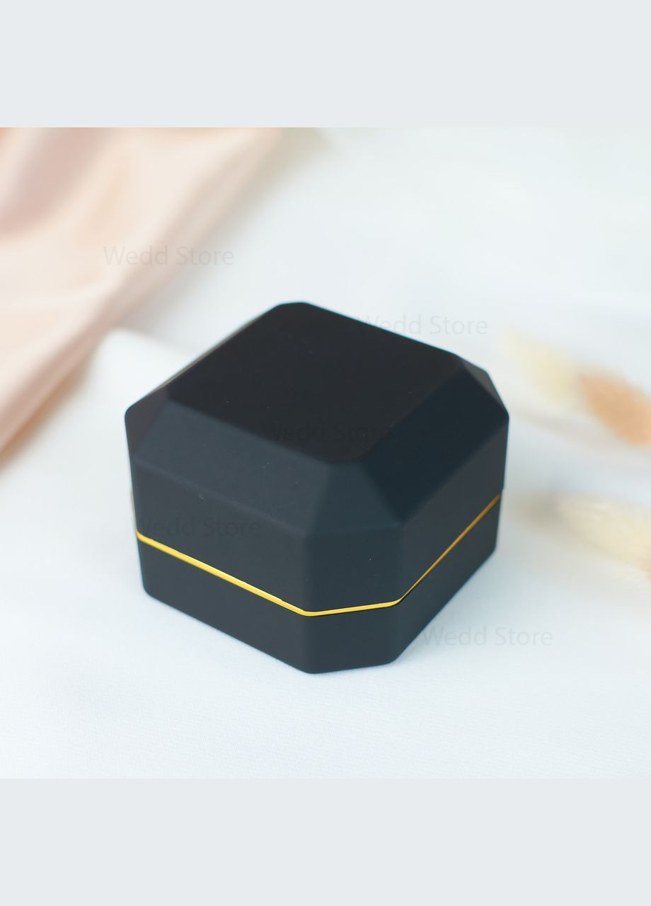 Коробочка для кольца с подсветкой для предложения или свадьбы Sydney 75x75x50mm Black футляр для кольца и украшений No Brand (338436980)