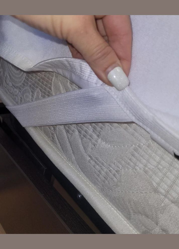 Защитный наматрасник стеганый с резинкой холлофайбер 140х200 (К7000-5-03) No Brand (348095153)