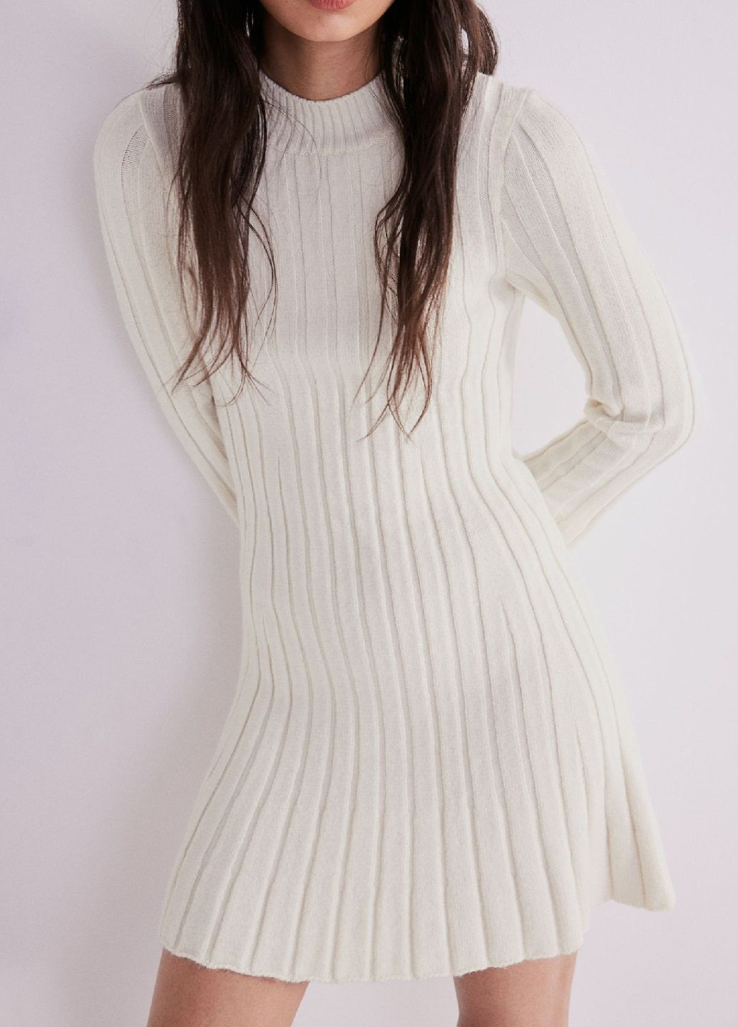 Молочное кэжуал платье H&M однотонное