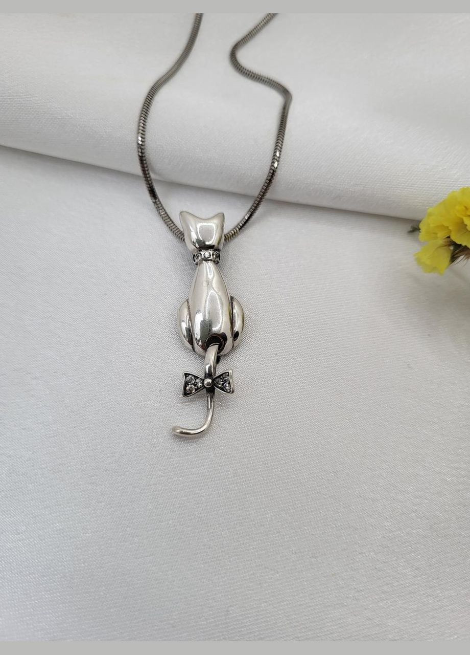 Серебряная подвеска подвес Кошка с бантиком с Белыми камнями черненное серебро 925 пробы 3526 3.60г No Brand (306741556)