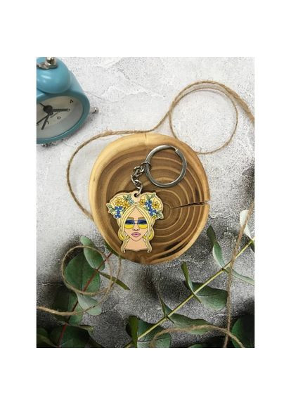 Деревянный брелок "Девочка блондинка" Cozy-Up (276267028)