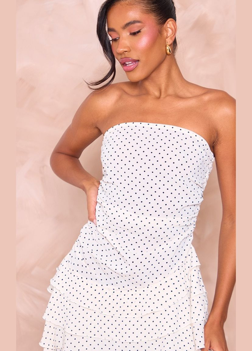 Білий сукня PrettyLittleThing