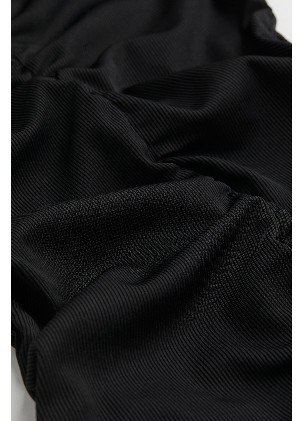 Черное кэжуал платье в рубчик с драпировкой H&M однотонное