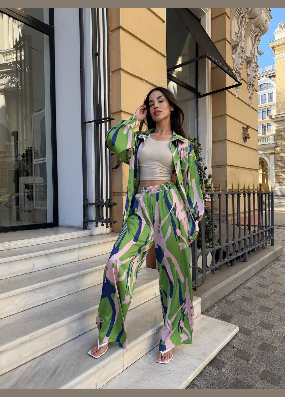 Женский летний костюм двойка с принтом: рубашка и брюки свободного кроя. MonCher (335013856)