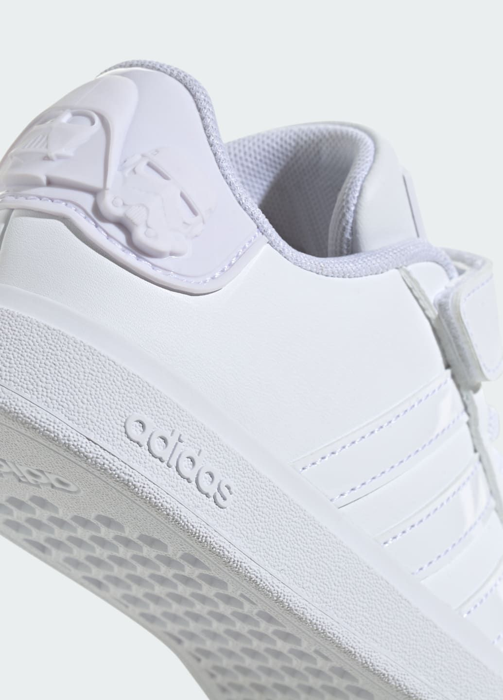 Білі всесезонні кросівки star wars grand court 2.0 adidas