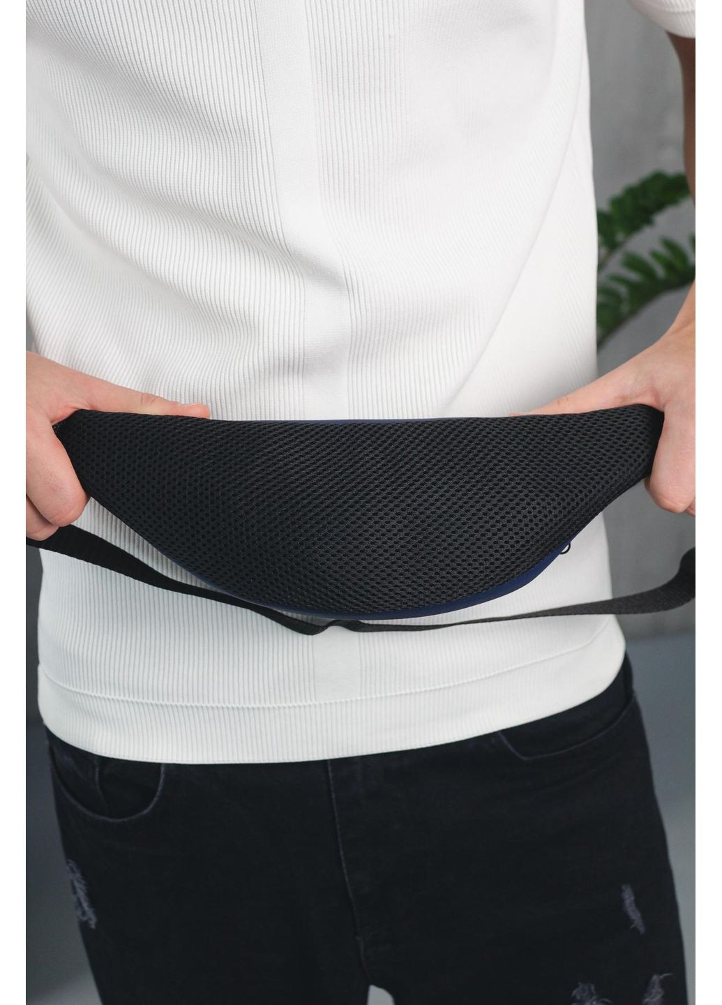 Бананка из кожзама 2 отделения No Brand (360817953)