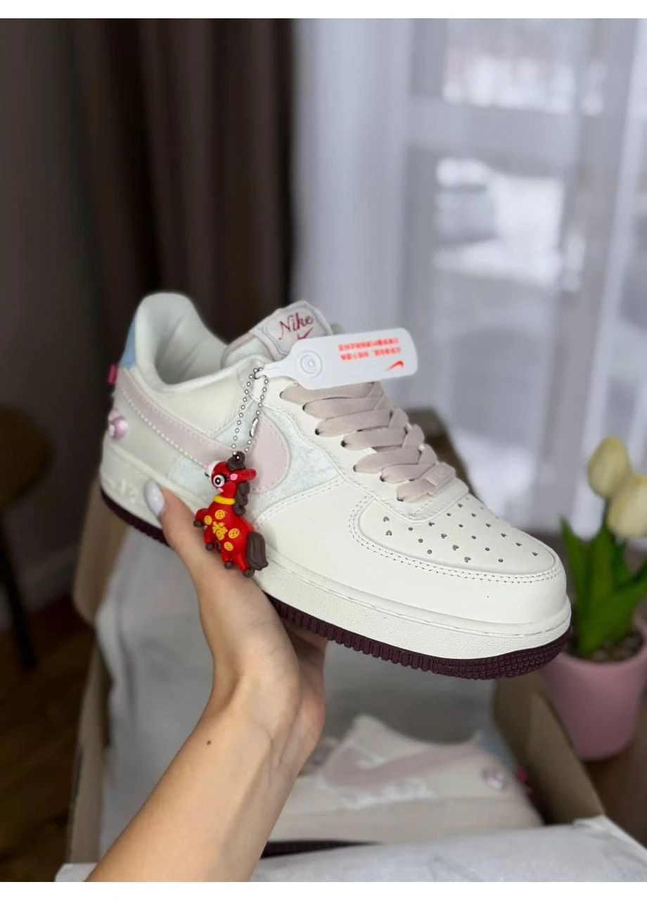Светло-бежевые демисезонные кроссовки мужские Nike Air Force Valentine’s 2026 Найк Аир Форс 1