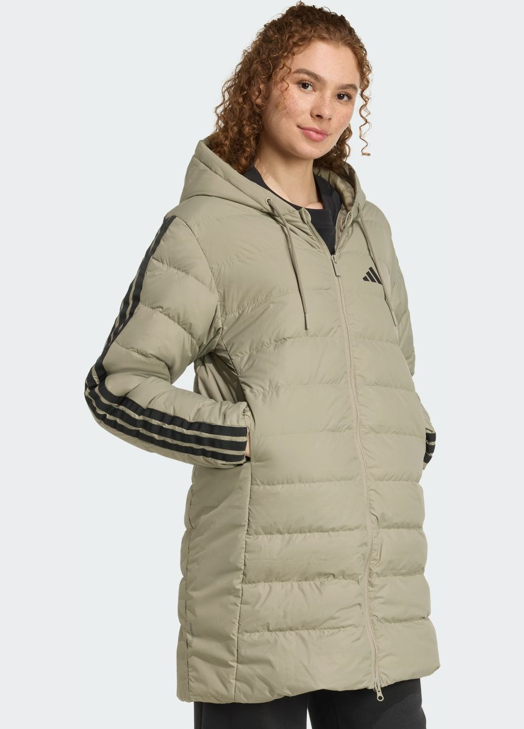 Зеленая демисезонная пуховая парка essentials climawarm 3-stripes adidas