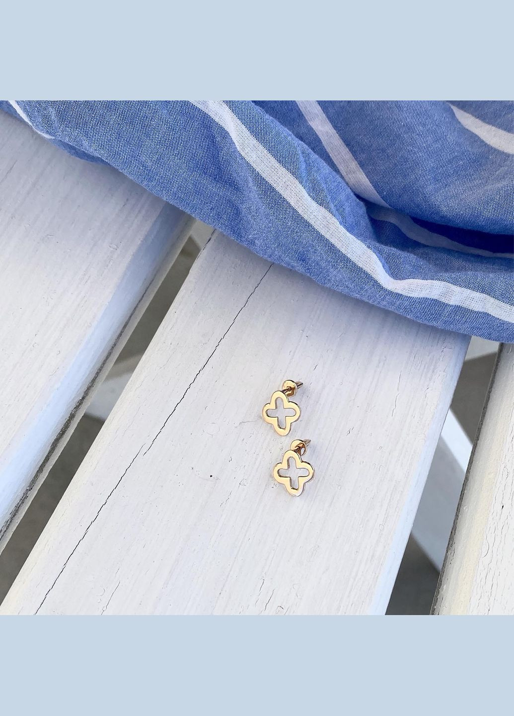 Сережки - пусети Конюшина в жовтому золоті с06950 Oniks (264644322)