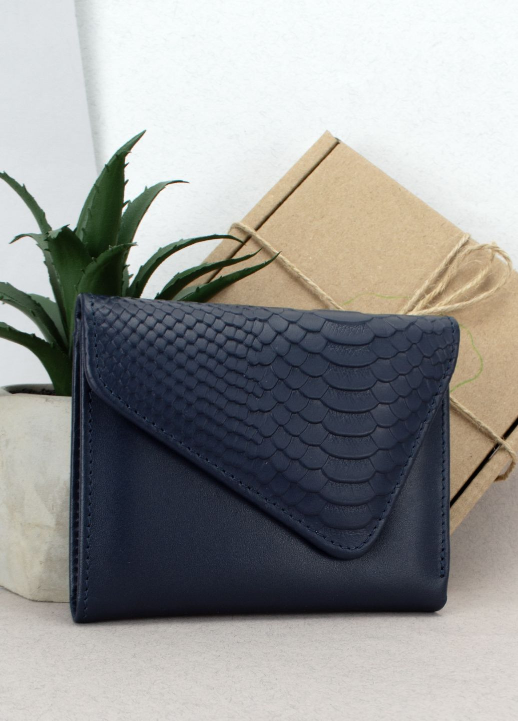 Подарунковий жіночий набір №90: гаманець Sabrina + обкладинка на паспорт (синій пітон) HandyCover (283323785)