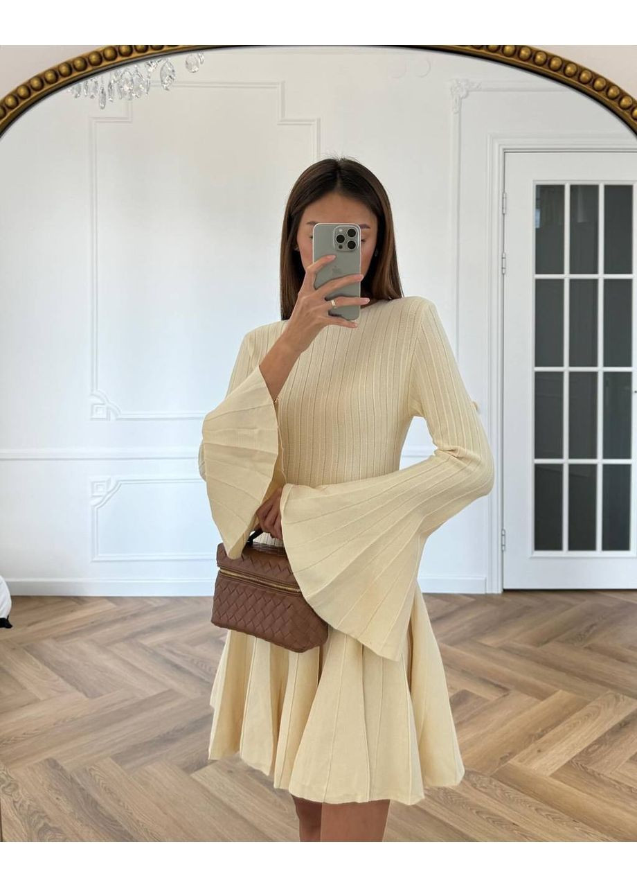 Молочное повседневный, вечернее, кэжуал, деловое женское платье клеш No Brand однотонное