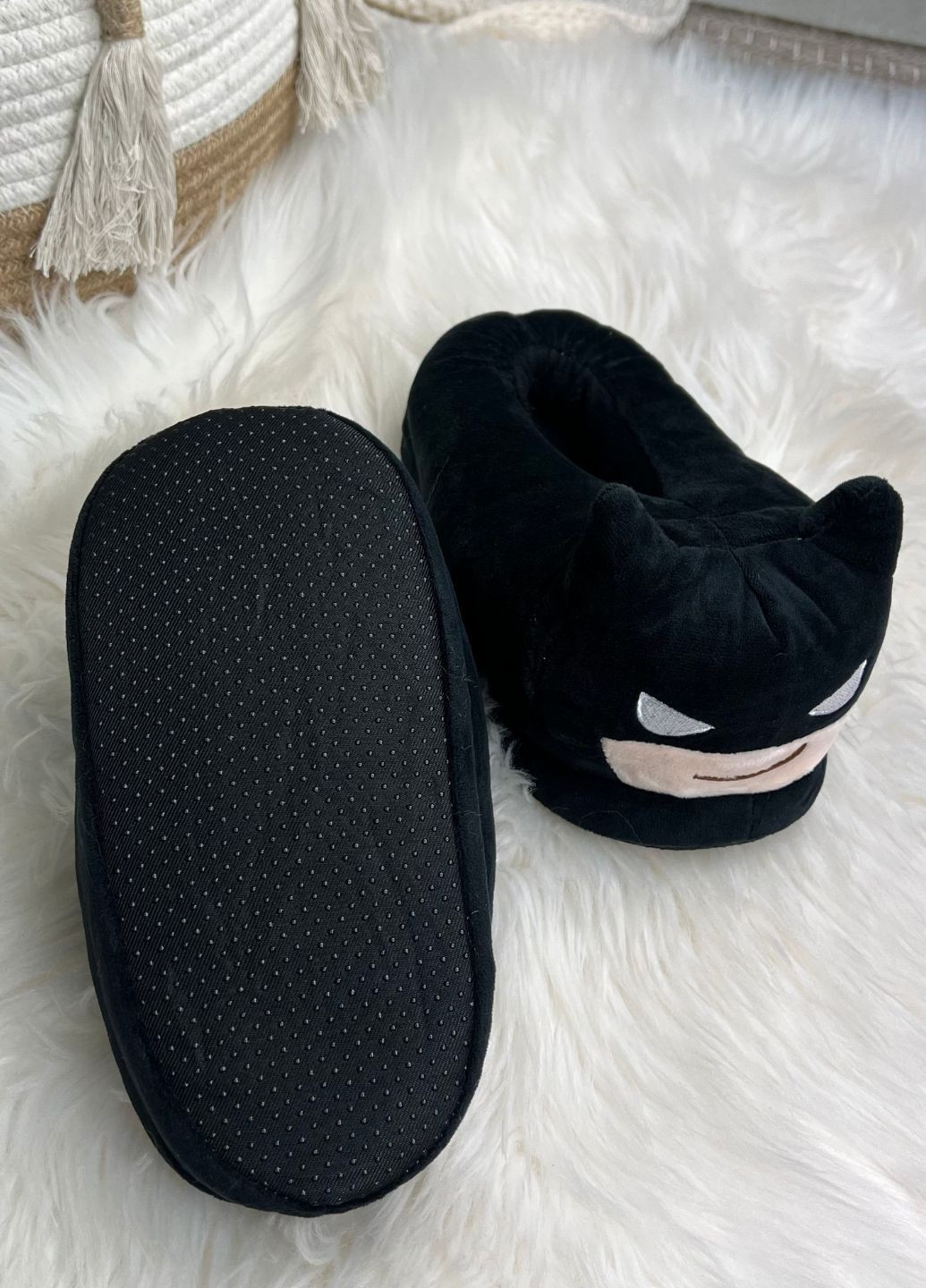 Черные детские тапочки игрушки с героем бэтмен плюшевые антискользящая подошва My Kigu