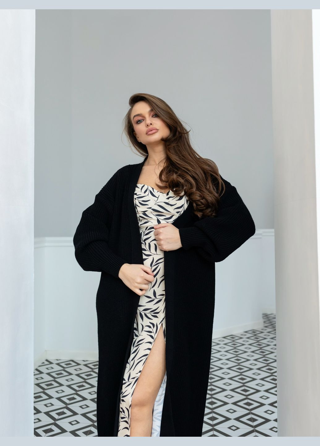 Черный демисезонный кардиган Larionoff