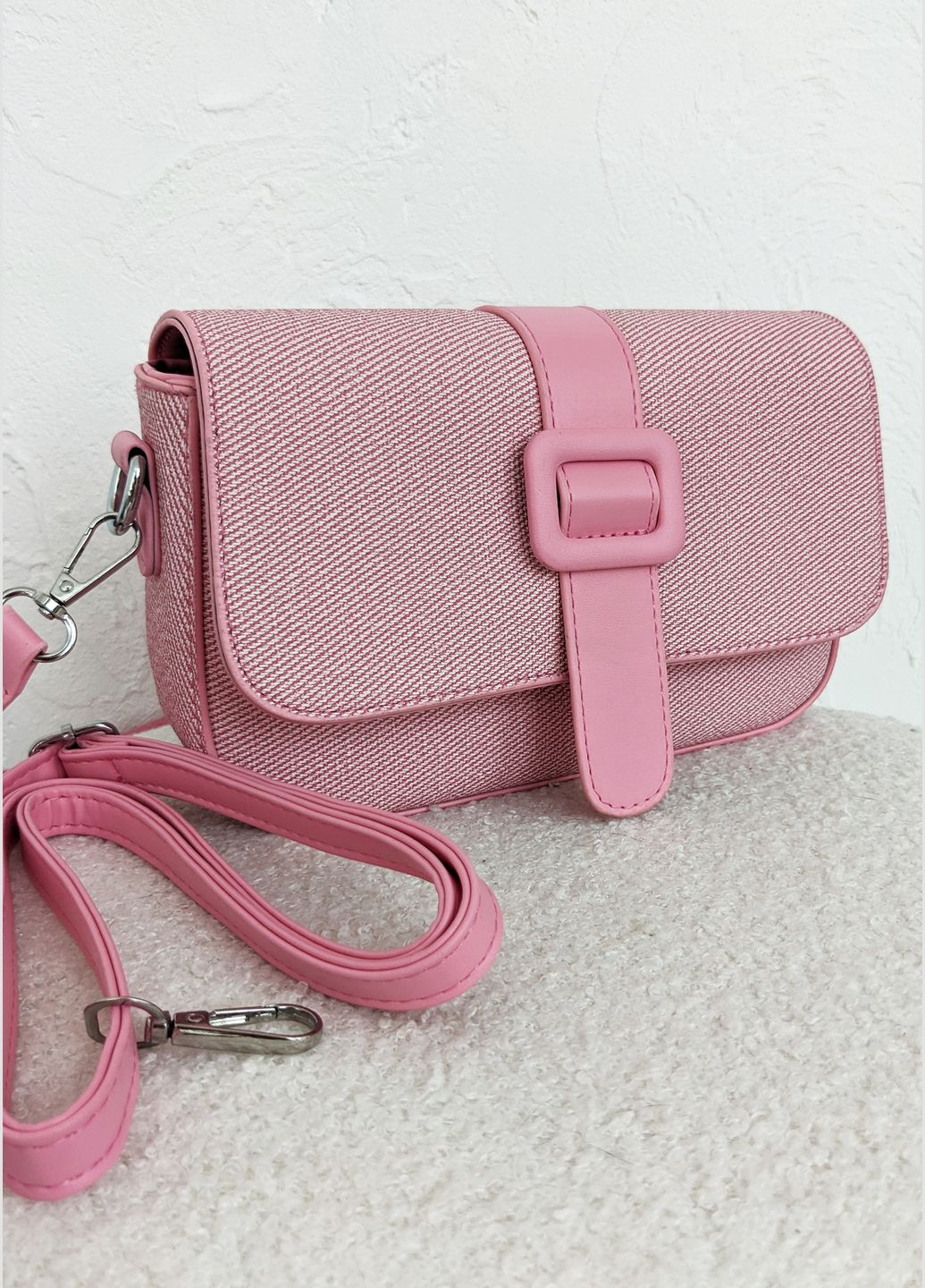 Стильная женская сумка-багет из экокожи с оригинальным декором в виде цепи и имитированного лезвия бритвы InFashion Сумка (327308724)