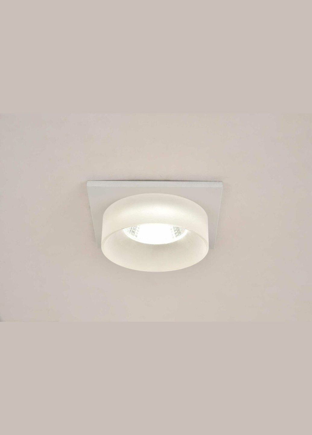 Точечный светильник RT449 WT белый Sirius (342070655)