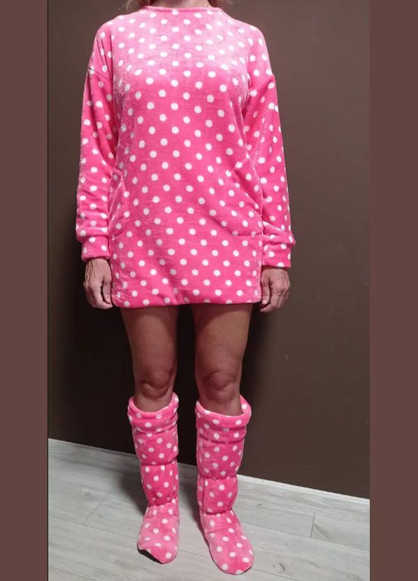 Рожева всесезон тепла домашня туніка жіноча з високими шкарпетками велсофт махра травка 44-54 розміри рожева No Brand Піжама