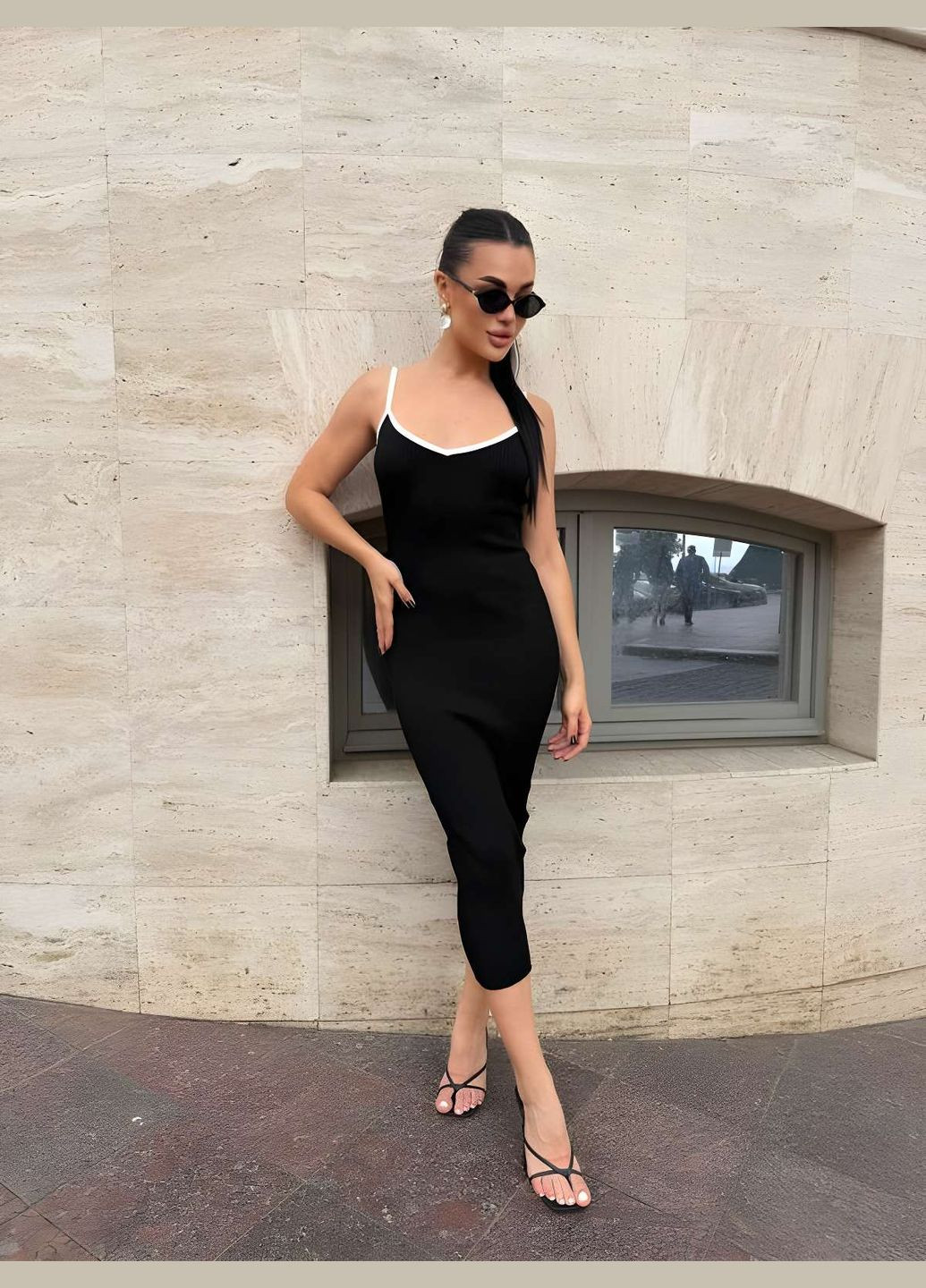 Летний женский женское летнее трикотажное вязаное платье сарафан на бретельках лето белое с черным No Brand