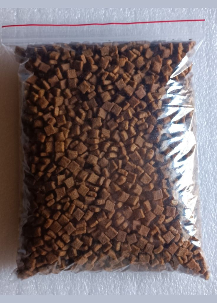 Сухой корм CLUB 4 PAWS для стерилизованных кошек и кастрированных котов Лосось на развес, 100 г Клуб 4 Лапы (300374417)