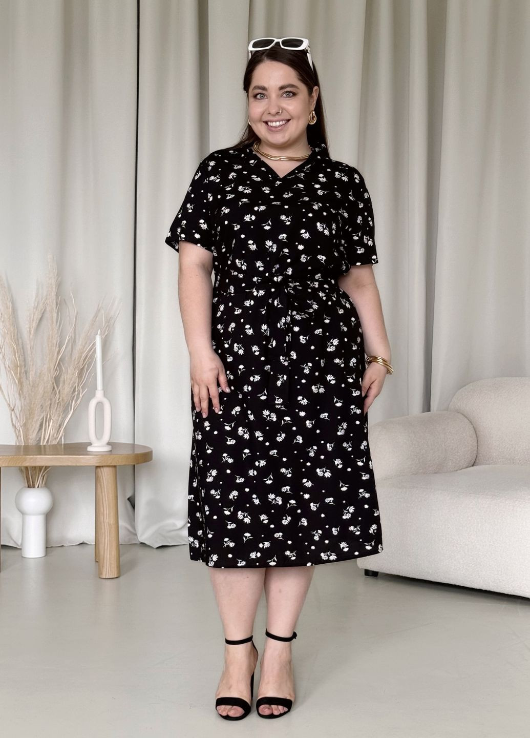 Чорна пляжна, повсякденний, кежуал, коктейльна літня легка сукня-поло з пояском в квіточку зі штапелю поло Merlini з квітковим принтом