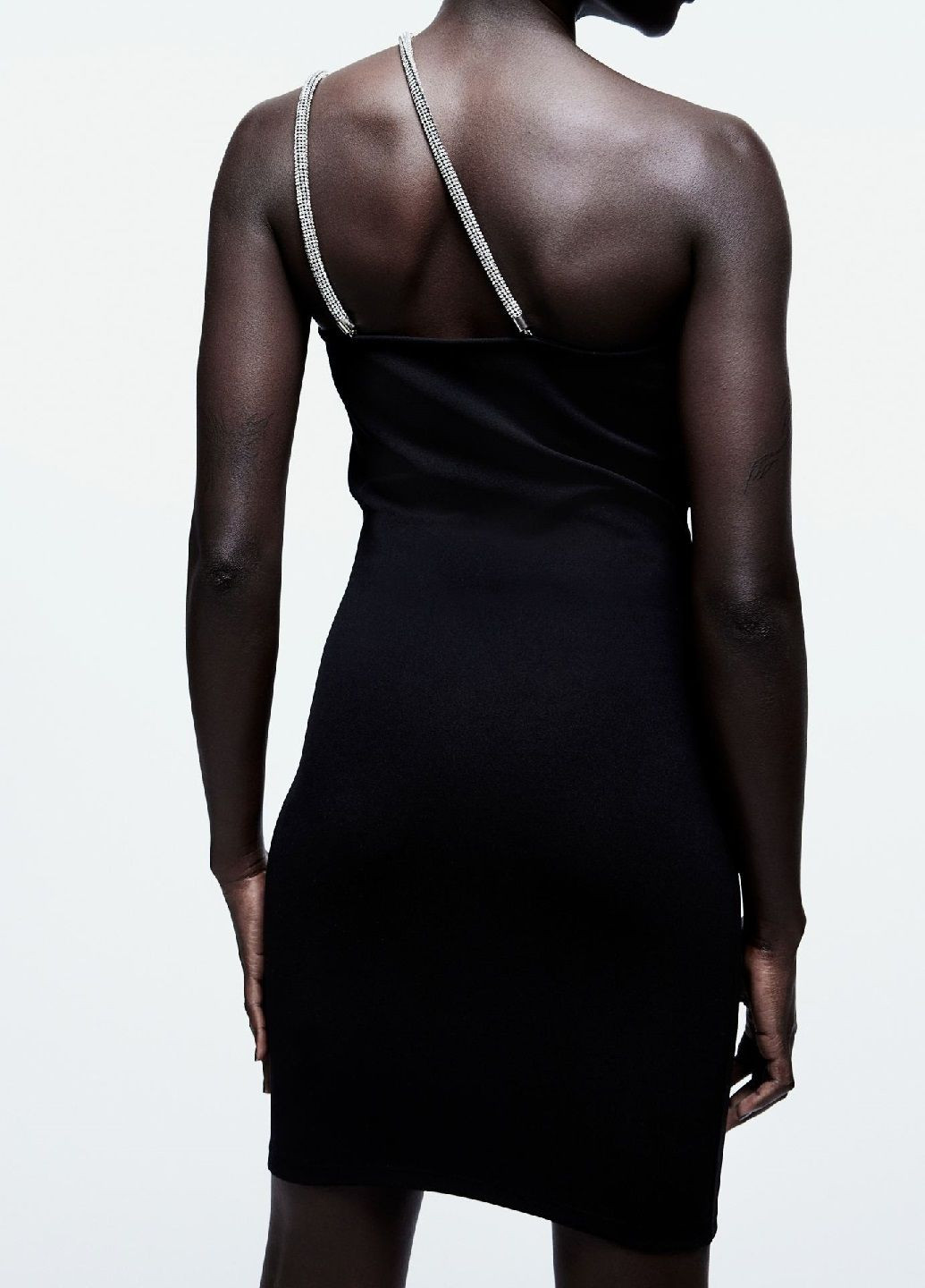 Черное праздничный платье H&M однотонное
